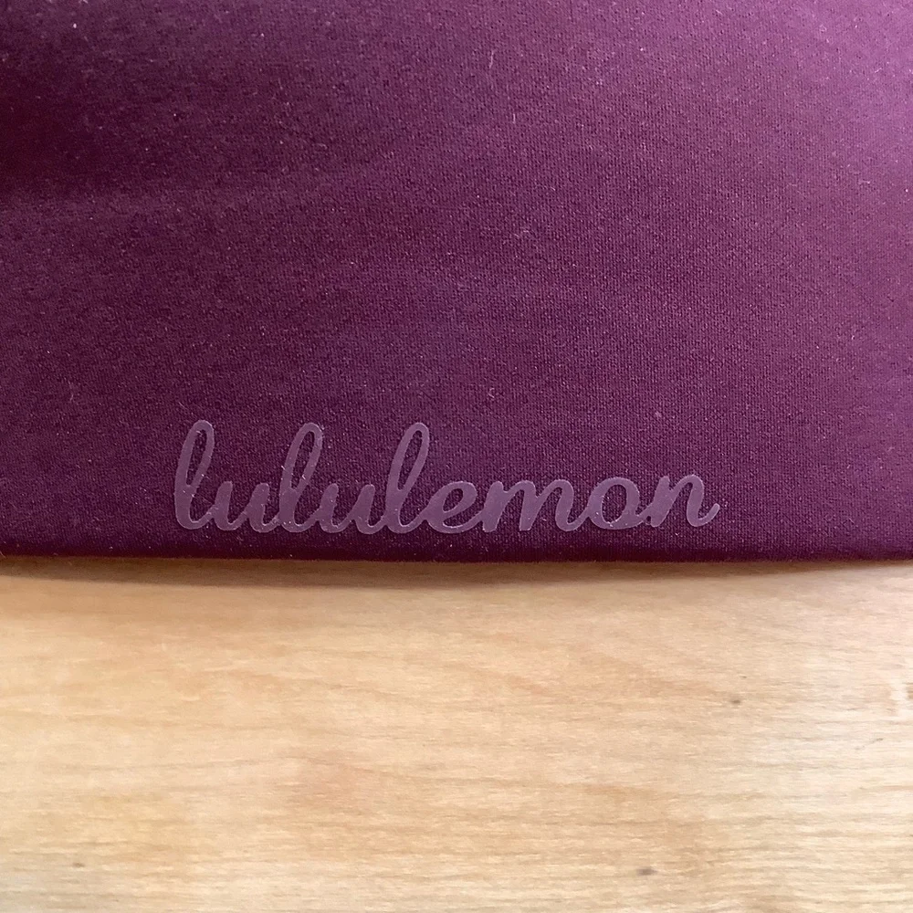 LULULEMON Hold True Bra in Garnet Size 32D - Picture 9 of 13